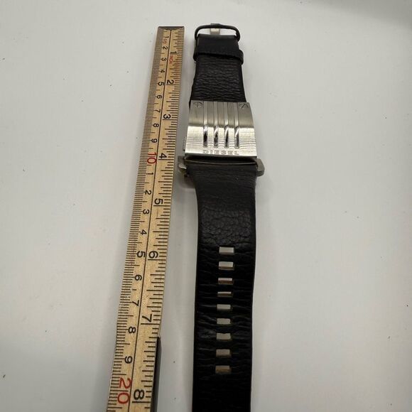 Rare Diesel Watch DZ 7079 for parts or repair has new battery not running EUC - Picture 3 of 11